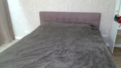 candymini online show from February 11, 2025, 1:51 pm