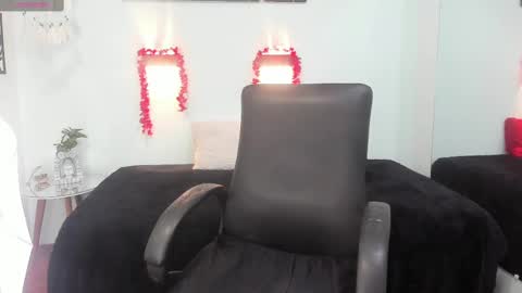 Snapshot of candyre chatting on February 21, 2025, 2:59 pm C A N D Y online show from February 21, 2025, 2:59 pm