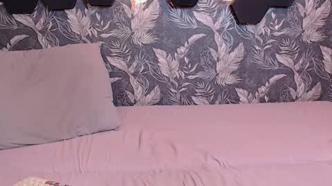 Snapshot of candyyyyrio chatting on November 20, 2025, 4:23 am Mia online show from November 20, 2025, 4:23 am