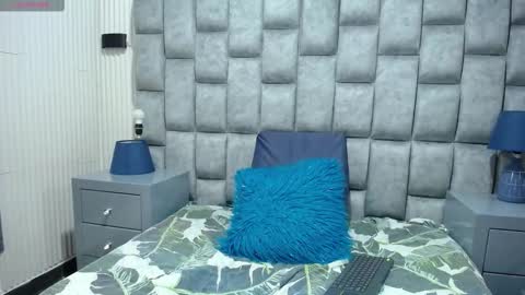 Canela online show from October 12, 2025, 6:18 pm