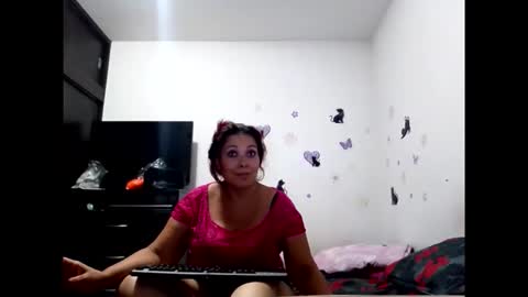 CANELA online show from October 17, 2025, 10:56 pm