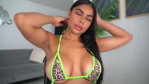 Jency NEW IG IMCANELA   online show from December 5, 2025, 7:10 pm