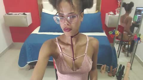 Canela online show from October 6, 2025, 4:15 pm