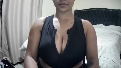 Luna likes cappuccino online show from October 15, 2025, 7:03 pm