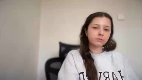 Emma online show from November 7, 2025, 6:46 am