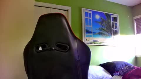 capricorne1965 online show from December 18, 2025, 8:37 pm