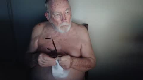 Snapshot of capt5105 chatting on January 31, 2025, 11:56 am capt5105 online show from January 31, 2025, 11:56 am