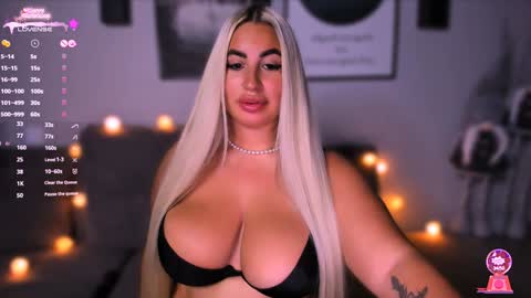 Snapshot of cara__harris chatting on December 18, 2024, 10:24 pm . . online show from December 18, 2024, 10:24 pm