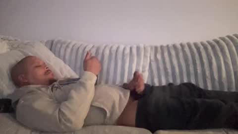 caramelizedzeus online show from November 19, 2025, 1:27 am