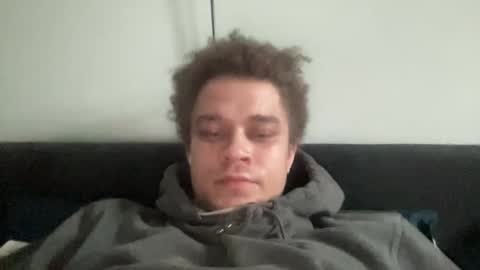 caramelj10 online show from April 23, 2026, 1:35 pm