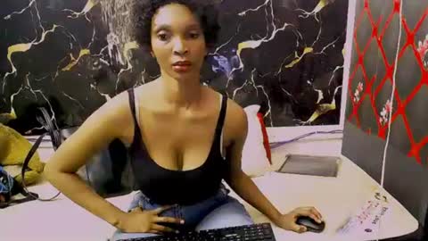 Snapshot of caramelminxx_ chatting on June 22, 2026, 6:43 am caramelminxx_ online show from June 22, 2026, 6:43 am