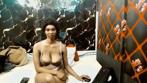 Snapshot of caramelminxx_ chatting on July 11, 2026, 7:55 am caramelminxx_ online show from July 11, 2026, 7:55 am