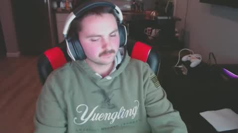 Snapshot of cardi_beans chatting on February 12, 2025, 5:15 am cardi_beans online show from February 12, 2025, 5:15 am