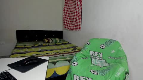 Carlos and Cristian  online show from April 20, 2026, 2:36 am