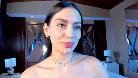 Snapshot of carina_rossi chatting on January 9, 2025, 2:29 pm Carina online show from January 9, 2025, 2:29 pm