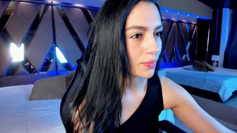 Snapshot of carina_rossi chatting on January 10, 2025, 11:33 am Carina online show from January 10, 2025, 11:33 am