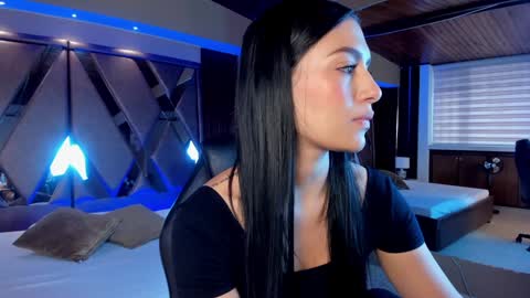 Snapshot of carina_rossi chatting on February 1, 2025, 12:26 pm Carina online show from February 1, 2025, 12:26 pm
