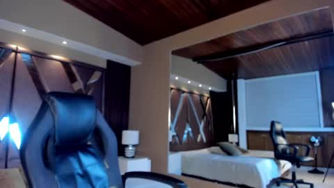 Snapshot of carina_rossi chatting on February 11, 2025, 11:32 am Carina online show from February 11, 2025, 11:32 am