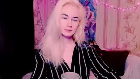 Snapshot of carinfox chatting on June 12, 2026, 6:45 am Carin online show from June 12, 2026, 6:45 am