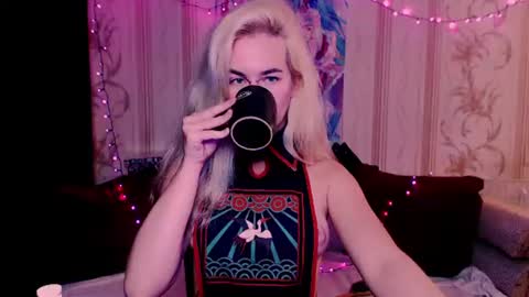Snapshot of carinfox chatting on July 2, 2026, 8:59 pm Carin online show from July 2, 2026, 8:59 pm