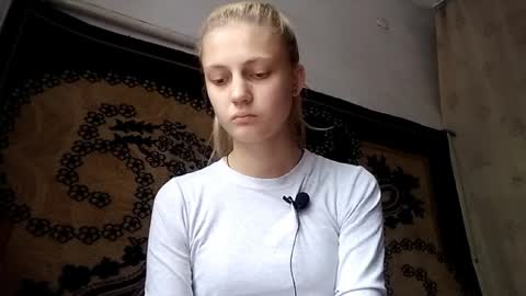 Kira online show from May 1, 2026, 5:01 am