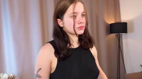 Elena online show from October 18, 2025, 6:48 am