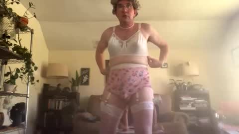 carlacee online show from November 13, 2025, 3:55 pm