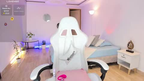 Alejandra online show from July 8, 2026, 10:36 pm