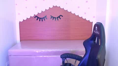 CARLYE   online show from October 30, 2025, 3:30 am