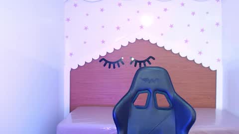 CARLYE   online show from November 21, 2025, 3:16 am