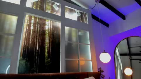    online show from October 5, 2025, 7:34 pm