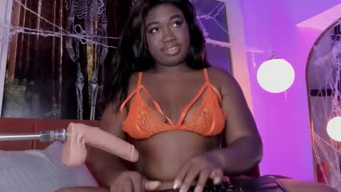    online show from October 29, 2025, 8:21 pm