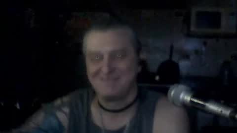 Snapshot of carlos712009 chatting on April 27, 2026, 6:33 am carlos712009 online show from April 27, 2026, 6:33 am