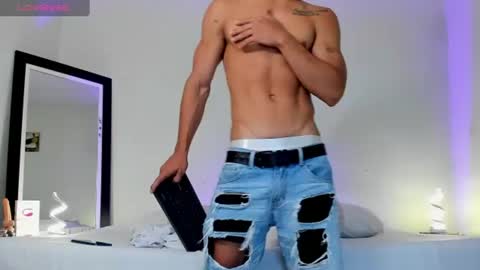 carloshero69 online show from June 17, 2026, 8:43 pm