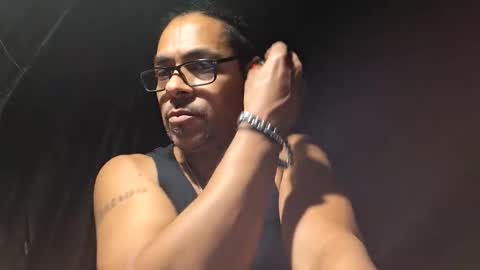 carloslove1972 online show from May 7, 2026, 8:20 am