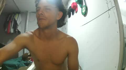 carlossxx96 online show from June 24, 2026, 5:50 am