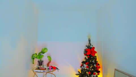 Andrea online show from December 31, 2024, 3:53 pm