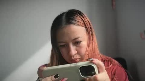 Snapshot of carly_cute chatting on October 28, 2025, 8:00 pm carly online show from October 28, 2025, 8:00 pm