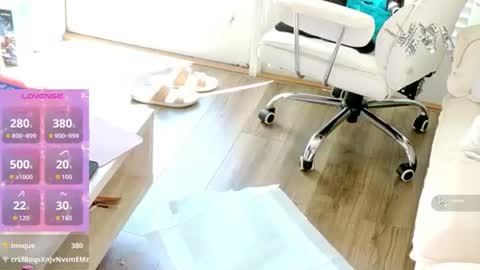 Snapshot of carmencash_ chatting on June 24, 2026, 6:18 pm Carmen Cash online show from June 24, 2026, 6:18 pm