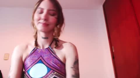 carmennrusso online show from February 14, 2025, 2:39 am