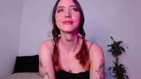 carmennrusso online show from November 28, 2025, 2:36 am