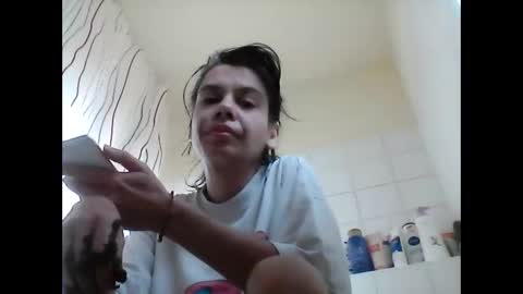 Snapshot of caroisback chatting on October 28, 2025, 7:34 am caroisback online show from October 28, 2025, 7:34 am