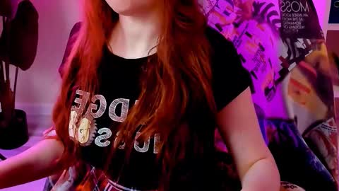 Snapshot of carol_carmen chatting on February 22, 2026, 11:58 pm Carol online show from February 22, 2026, 11:58 pm