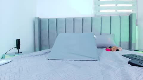 Snapshot of carol_juiicy_ chatting on February 12, 2026, 7:20 pm Carol online show from February 12, 2026, 7:20 pm