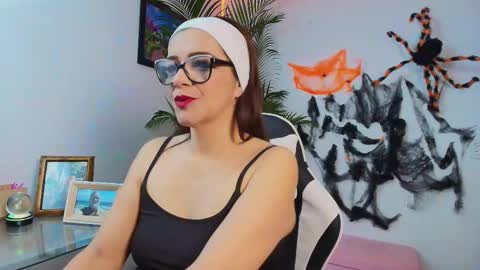 Snapshot of carol_miss2 chatting on October 21, 2025, 11:00 am CAROL online show from October 21, 2025, 11:00 am