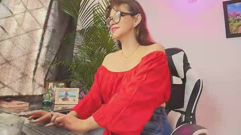 Snapshot of carol_miss2 chatting on November 1, 2025, 12:18 pm CAROL online show from November 1, 2025, 12:18 pm
