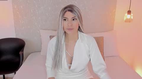 Carolain online show from November 16, 2025, 3:06 pm