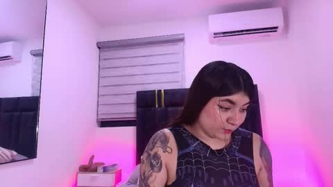 Snapshot of carolayrosse chatting on February 19, 2026, 3:13 am carola online show from February 19, 2026, 3:13 am