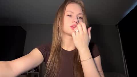 Snapshot of carolecronan chatting on December 22, 2025, 8:11 am Lisa online show from December 22, 2025, 8:11 am