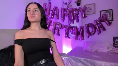 Snapshot of caroliine__ chatting on March 11, 2025, 9:26 pm Caroline online show from March 11, 2025, 9:26 pm